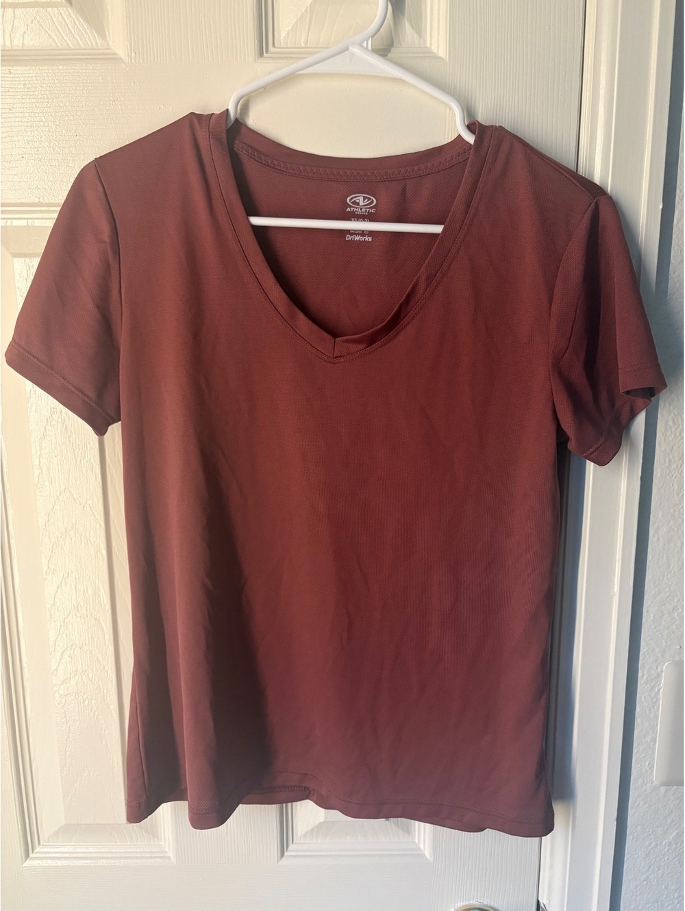 Athletic Works Women's Short Sleeve V-Neck T-Shirt XS Rust